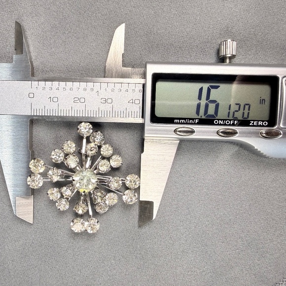 Snowflake Rhinestone Brooch - Picture 8 of 9